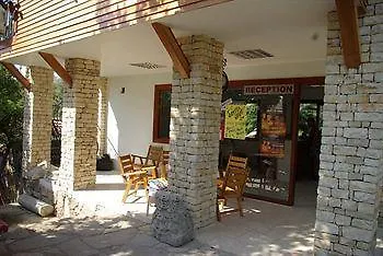 מלון Leda