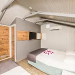 Hotel Leda 2*