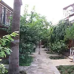 Отель Leda 2*